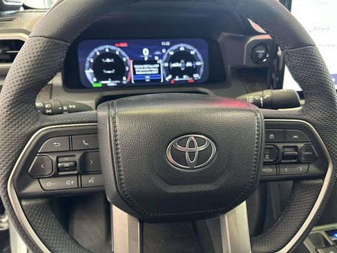 Certified 2024 Toyota Tacoma Limited AWD/4WD image 21