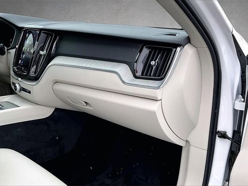 Certified 2023 Volvo XC60 B5 Plus image 25