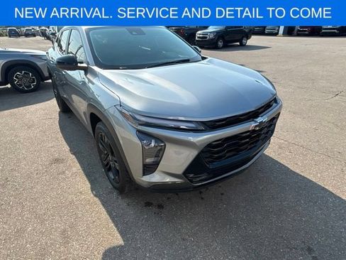 Used 2025 Chevrolet Trax ACTIV w/ Driver Confidence Package FWD image 5