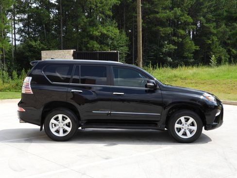 Used 2017 Lexus GX 460 w/ Navigation Package AWD/4WD image 31