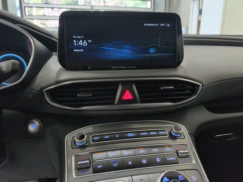 Certified 2023 Hyundai Santa Fe SEL w/ Premium Package AWD/4WD image 19