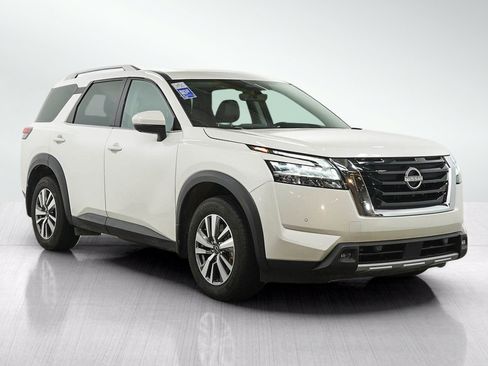 Used 2023 Nissan Pathfinder SL AWD/4WD image 8