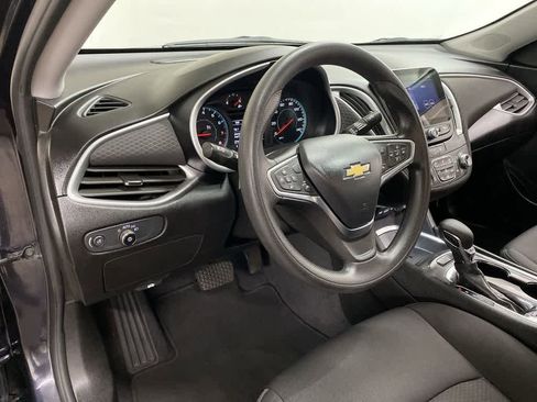 Used 2023 Chevrolet Malibu LT image 2