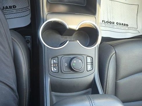 Used 2018 GMC Terrain SLT w/ Preferred Package image 19