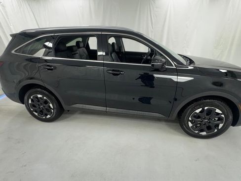 New 2026 Kia Sorento S FWD image 2