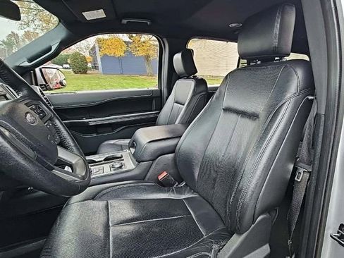Used 2018 Ford Expedition XLT w/ Equipment Group 202A image 7