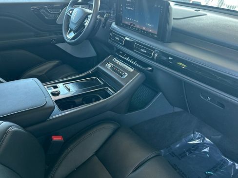 Used 2025 Lincoln Aviator Reserve w/ Equipment Group 201A AWD/4WD image 16