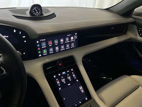 Certified 2023 Porsche Taycan GTS image 18