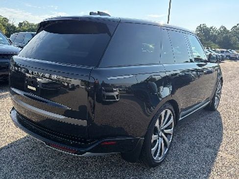 Used 2025 Land Rover Range Rover SE AWD/4WD image 5