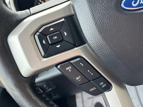 Used 2018 Ford F150 Lariat w/ Equipment Group 502A Luxury AWD/4WD image 27