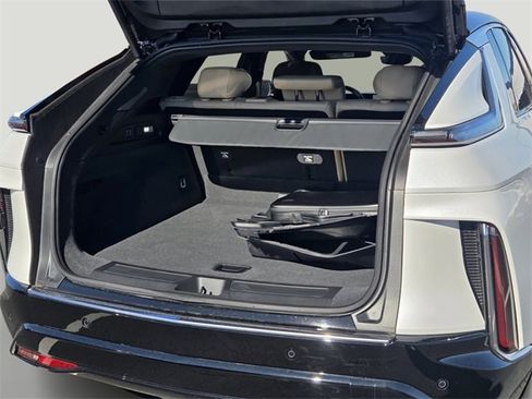 New 2025 Cadillac Lyriq Luxury image 17