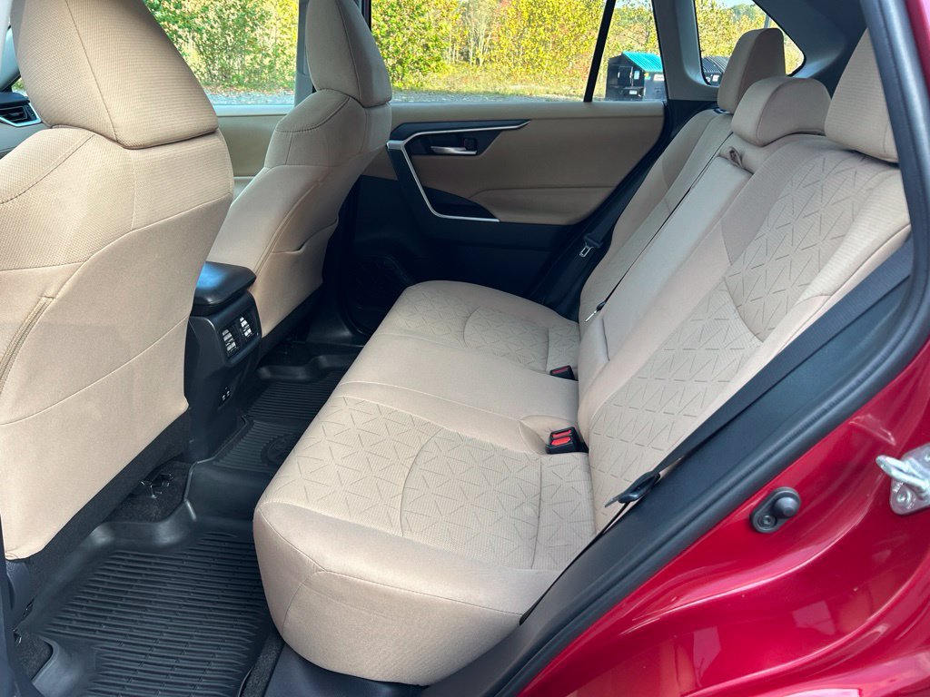 Used 2019 Toyota RAV4 XLE w/ All Weather Liner Package AWD/4WD image 27