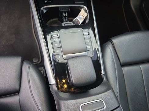 Used 2023 Mercedes-Benz GLB 250 4MATIC image 30