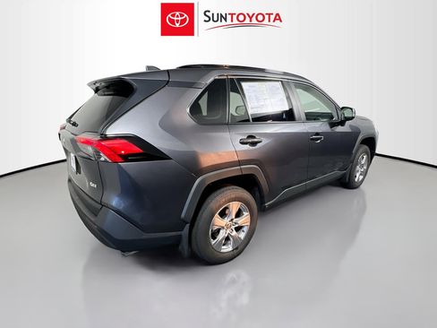 Used 2025 Toyota RAV4 XLE w/ Convenience Package FWD image 4