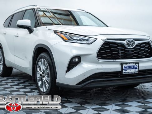Used 2021 Toyota Highlander Limited AWD/4WD image 1