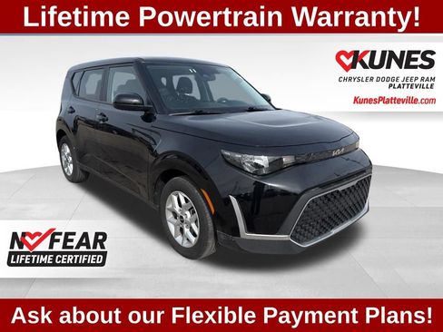 Used 2025 Kia Soul LX FWD image 2