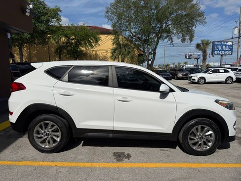 Used 2018 Hyundai Tucson SE image 4