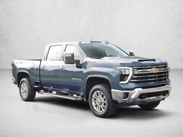 Used 2025 Chevrolet Silverado 2500 LTZ w/ LTZ Convenience Package AWD/4WD image 3