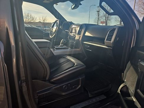 Used 2019 Ford F150 Platinum w/ Equipment Group 701A Luxury image 31