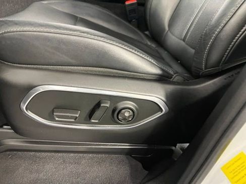 Used 2023 Jeep Wagoneer Series III w/ Rear Seat Video Group 1 image 30