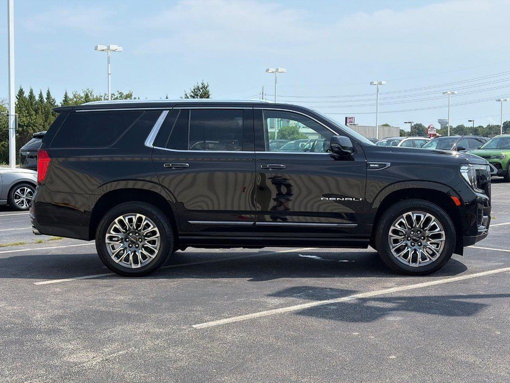 Used 2024 GMC Yukon Denali Ultimate AWD/4WD image 4