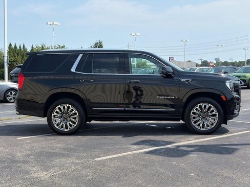 Used 2024 GMC Yukon Denali Ultimate AWD/4WD image 4