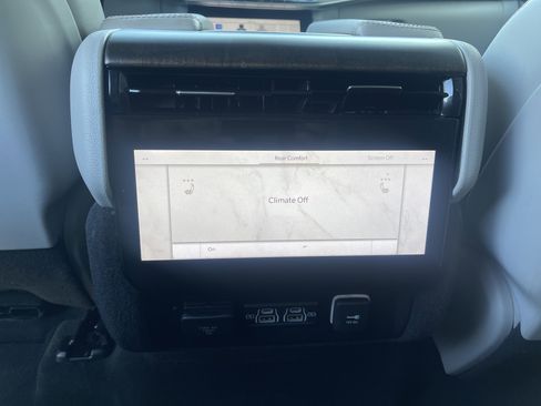 Used 2024 Jeep Grand Wagoneer Series I w/ Flexible Seating Group image 28