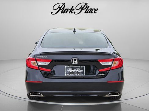 Used 2018 Honda Accord Sport image 4