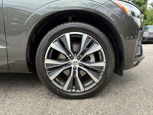 Used 2022 Volvo XC60 B5 Momentum w/ Protection Package Premier FWD image 25