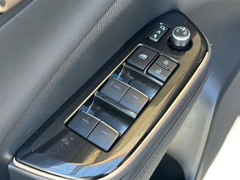 Used 2024 Toyota Crown Platinum image 12