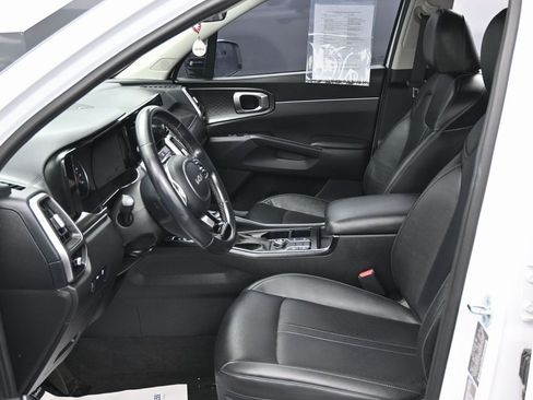 Used 2022 Kia Sorento S image 16