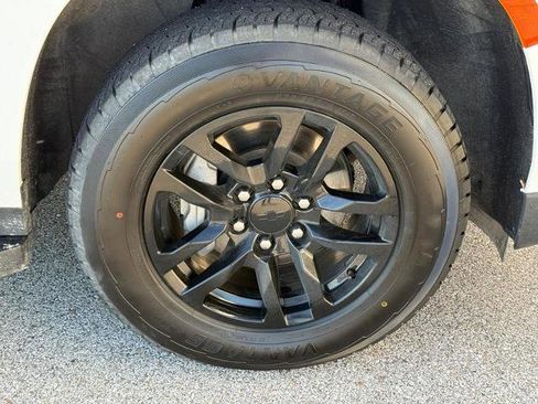 Used 2024 Chevrolet Tahoe LT AWD/4WD image 7