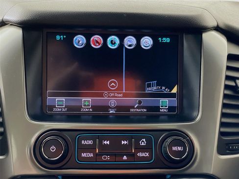 Used 2018 Chevrolet Suburban LT AWD/4WD image 17