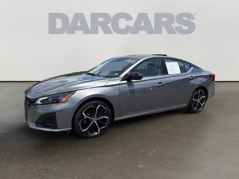 Used 2024 Nissan Altima 2.5 SR FWD image 3