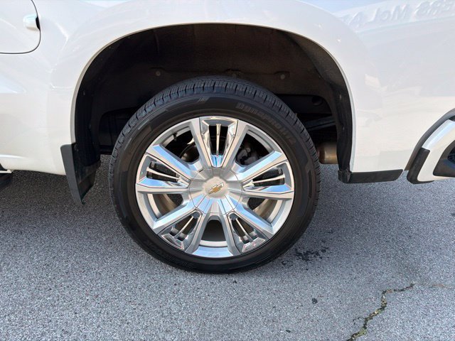 Used 2022 Chevrolet Silverado 1500 High Country w/ High Country Premium Package AWD/4WD image 12