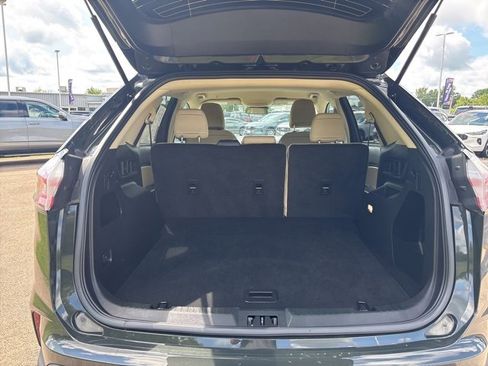 Certified 2024 Ford Edge SE image 19