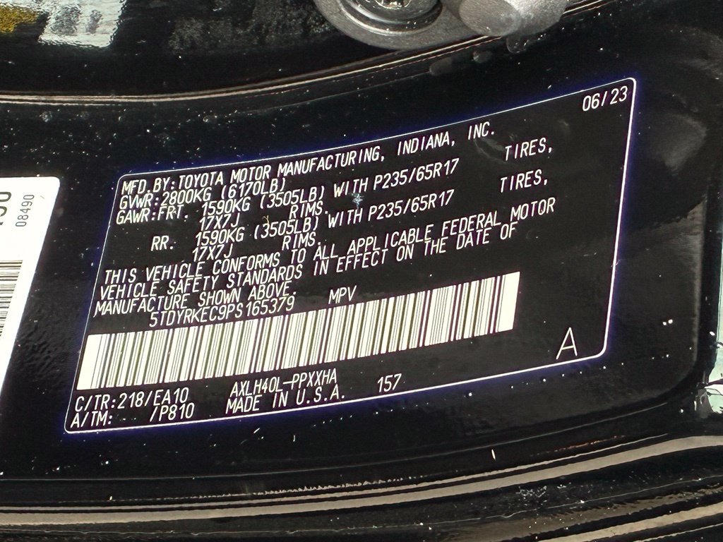 Used 2023 Toyota Sienna XLE FWD image 34
