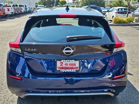 Used 2024 Nissan Leaf S image 6
