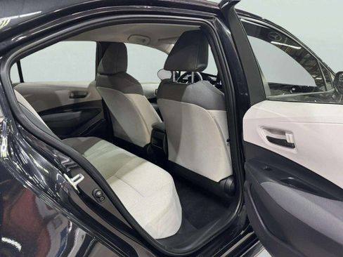 Used 2022 Toyota Corolla LE FWD image 34