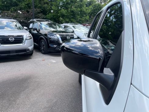Certified 2026 Nissan Frontier SV RWD image 38