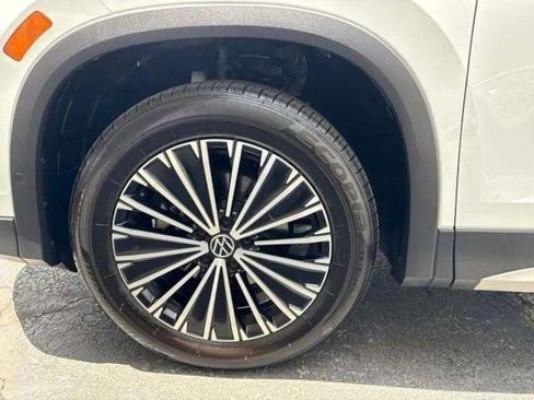 Used 2025 Volkswagen Tiguan S w/ 18" Wheel Package FWD image 10
