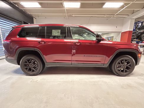 Certified 2025 Jeep Grand Cherokee L Altitude image 15