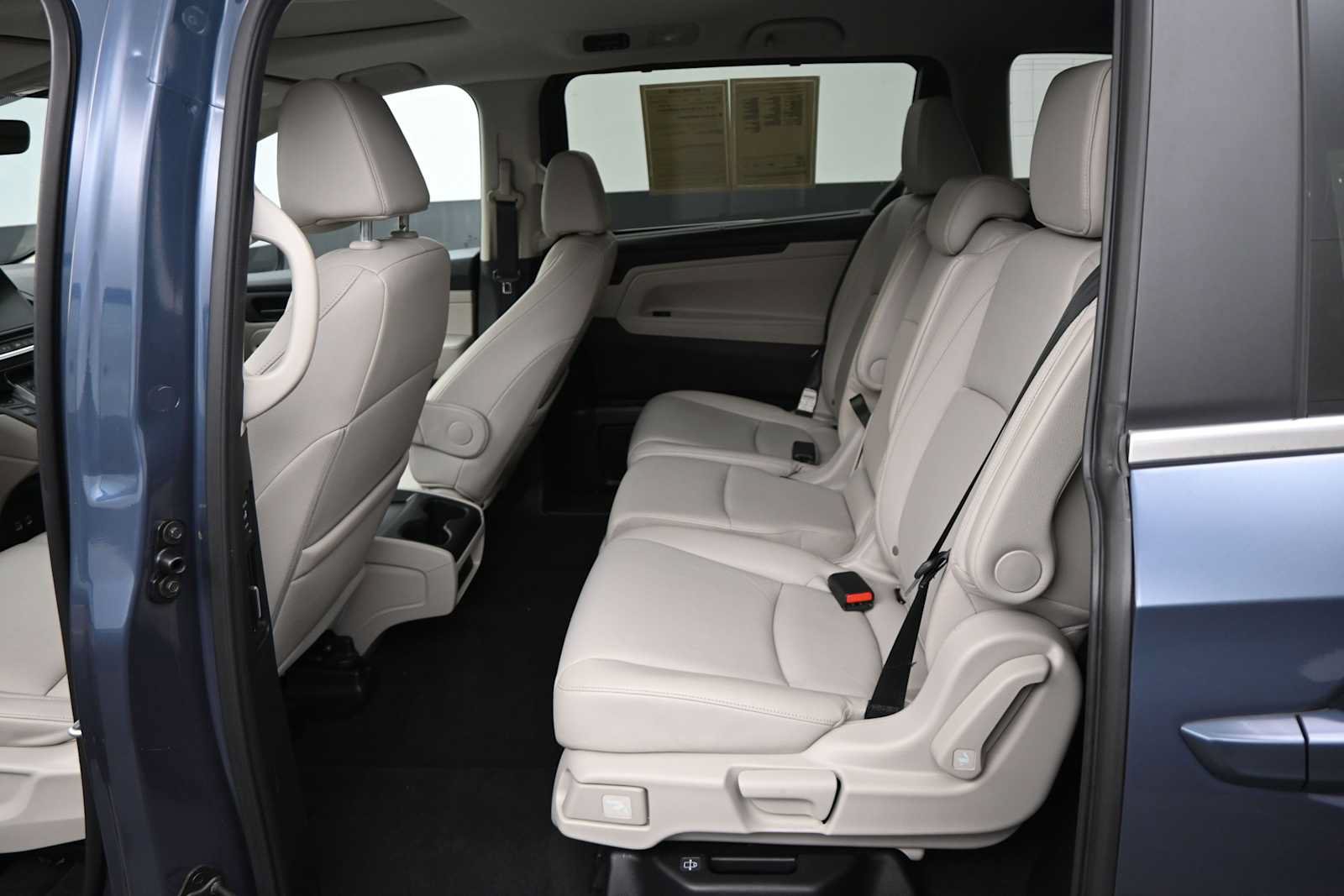 Used 2025 Honda Odyssey EX-L image 13