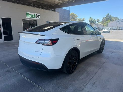 Used 2023 Tesla Model Y Performance AWD/4WD image 5