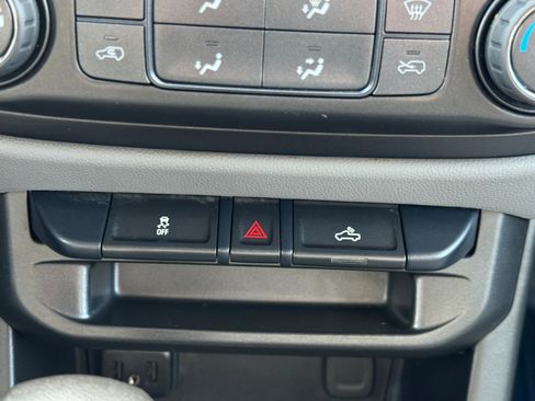 Used 2022 Chevrolet Colorado W/T image 28