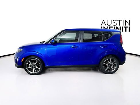 Used 2024 Kia Soul EX w/ Option Group 015 FWD image 4