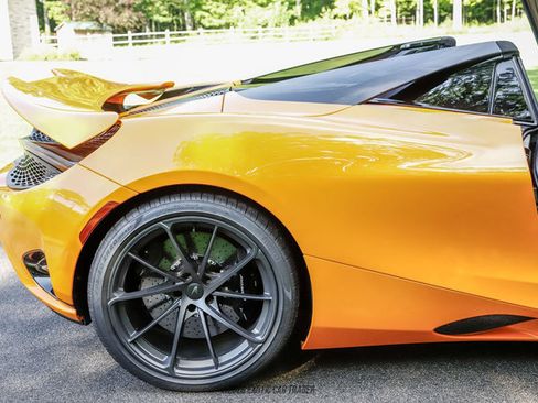 Used 2026 McLaren 750S Spider RWD image 35