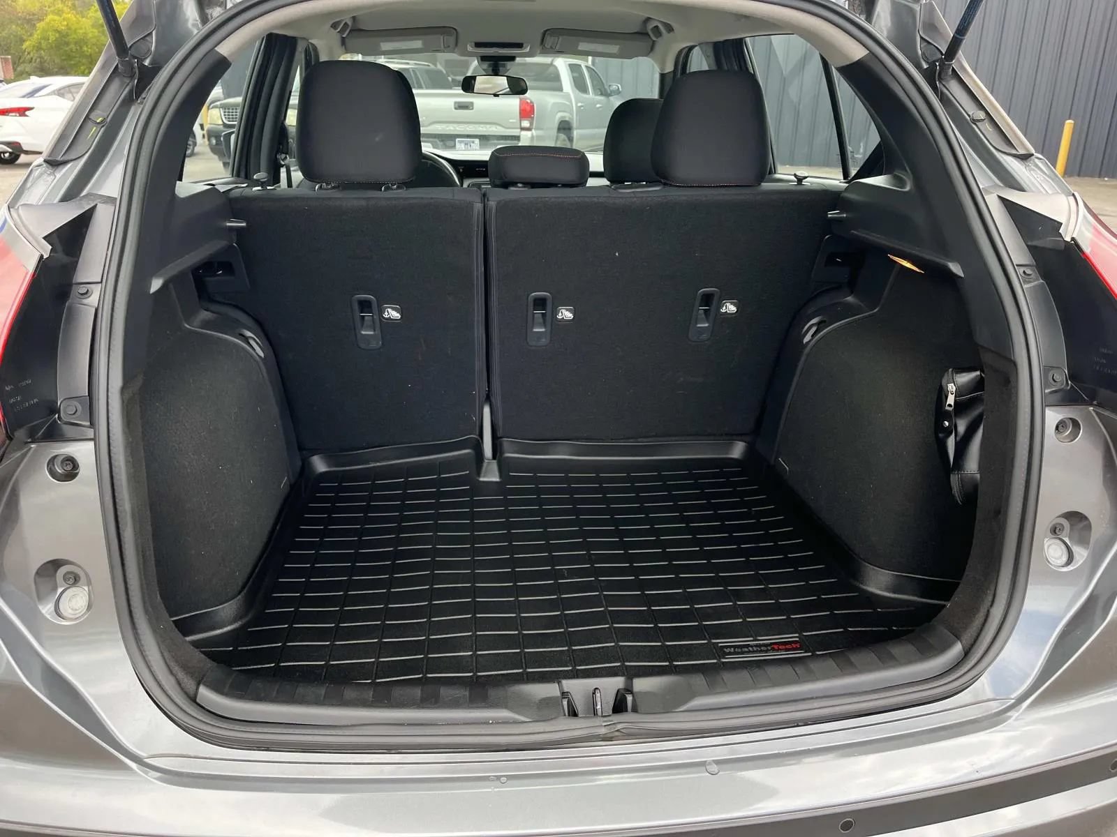 Used 2023 Nissan Kicks SR w/ Exterior Package FWD image 20