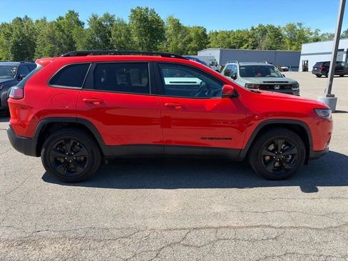 Used 2021 Jeep Cherokee Latitude Plus AWD/4WD image 7