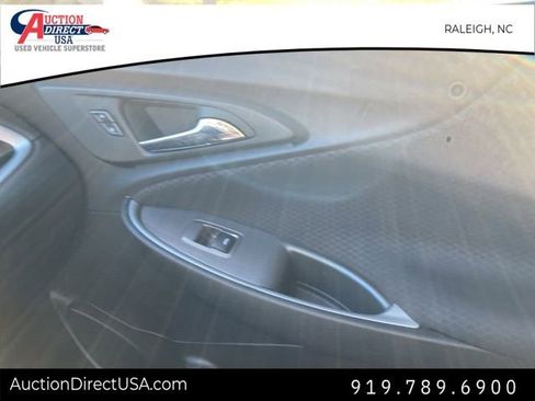 Used 2025 Chevrolet Malibu LT image 32